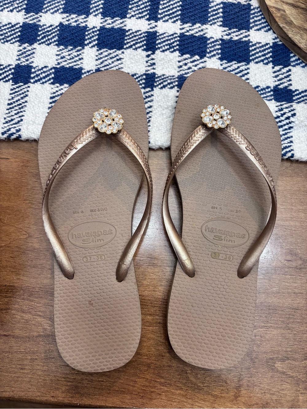 Havaianas Slim Sandals with Rose-Gold Metallic Straps and Crystal Flower